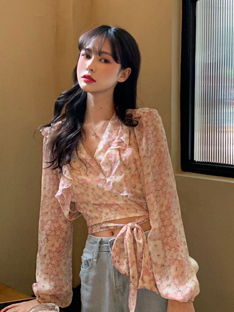 碎花長袖上衣服女裝設計感小眾法式甜美短款襯衫超仙新款v領
