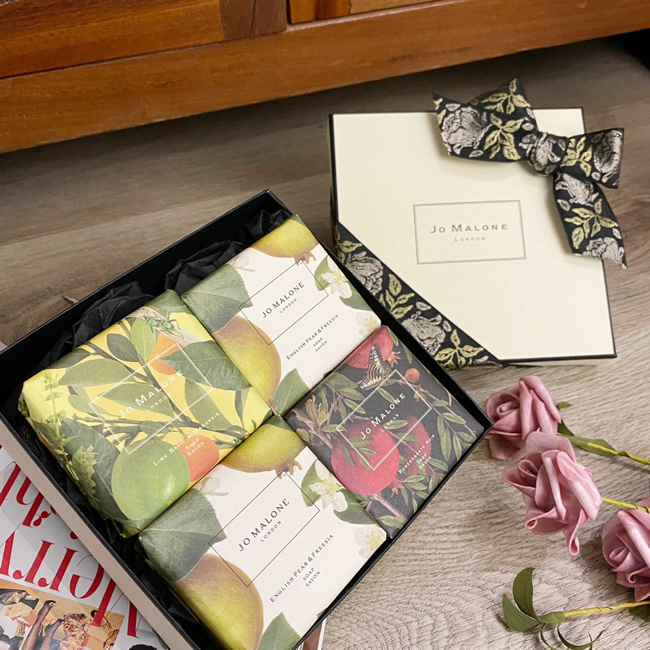 【Jo Malone】英國梨 黑石榴 青檸 香氛皂 香皂 肥皂 沐浴皂 禮盒 獨家禮盒 100g 四顆｜迷人香氛◆全館現貨快出