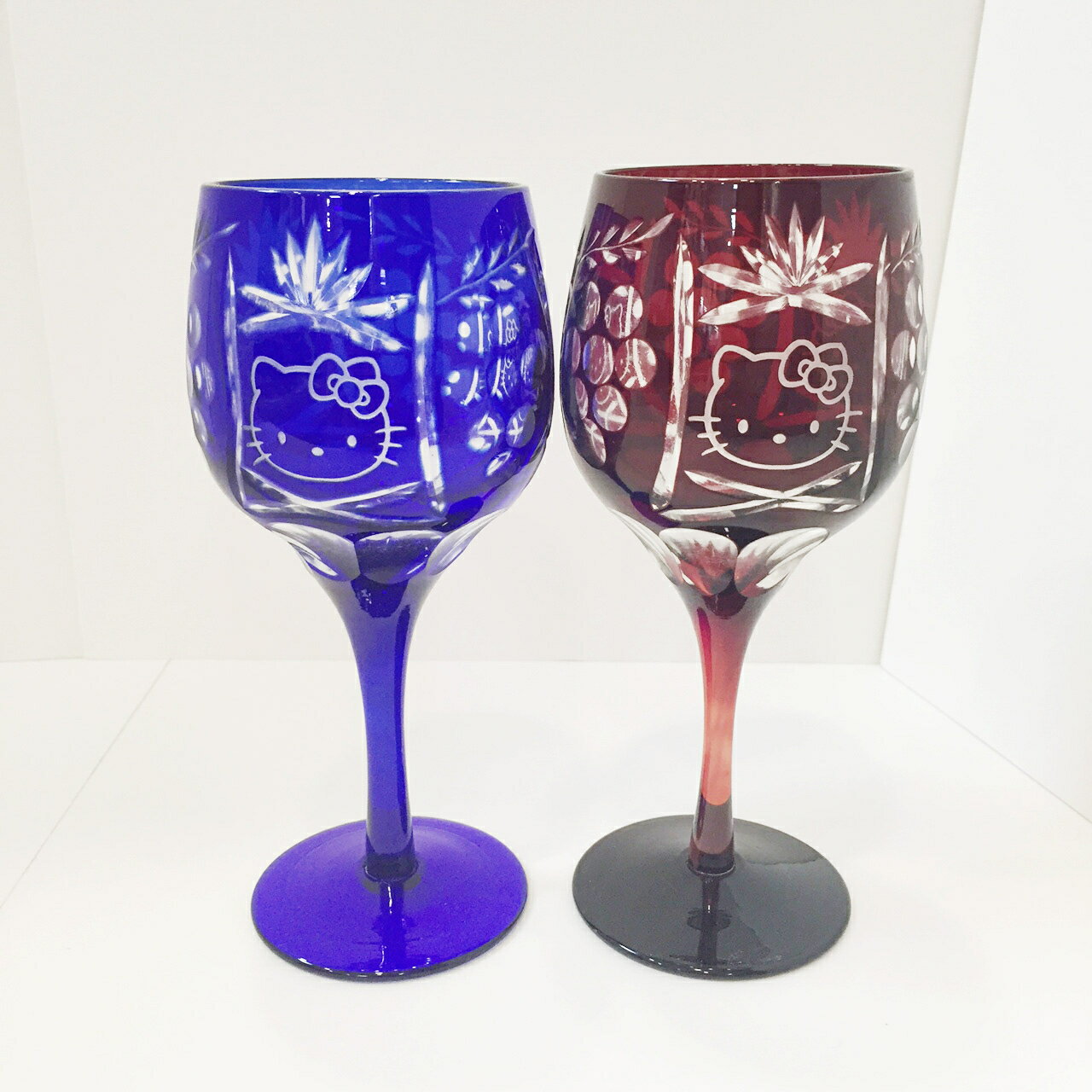 【震撼精品百貨】Hello Kitty 凱蒂貓 玻璃切割高級紅酒杯-紅/藍色一組 震撼日式精品百貨