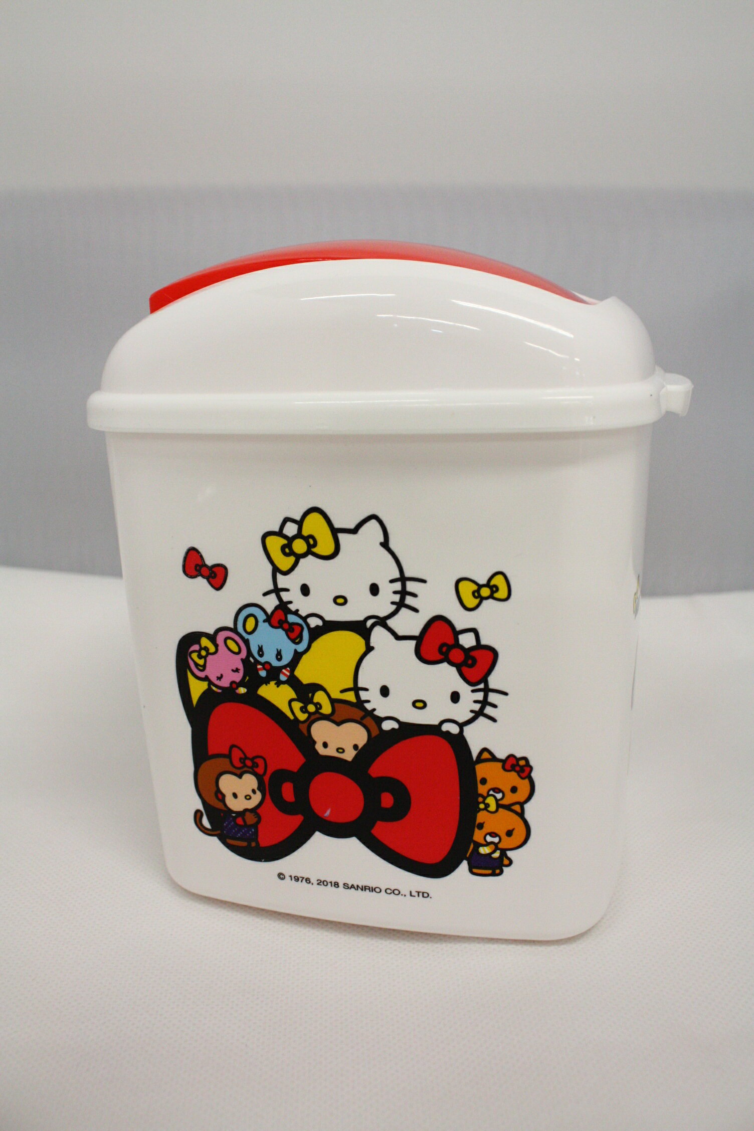 大賀屋 hello kitty 垃圾桶 置物桶 收納桶 方型 車用 垃圾筒 凱蒂貓 三麗鷗 正版授權 T00120225