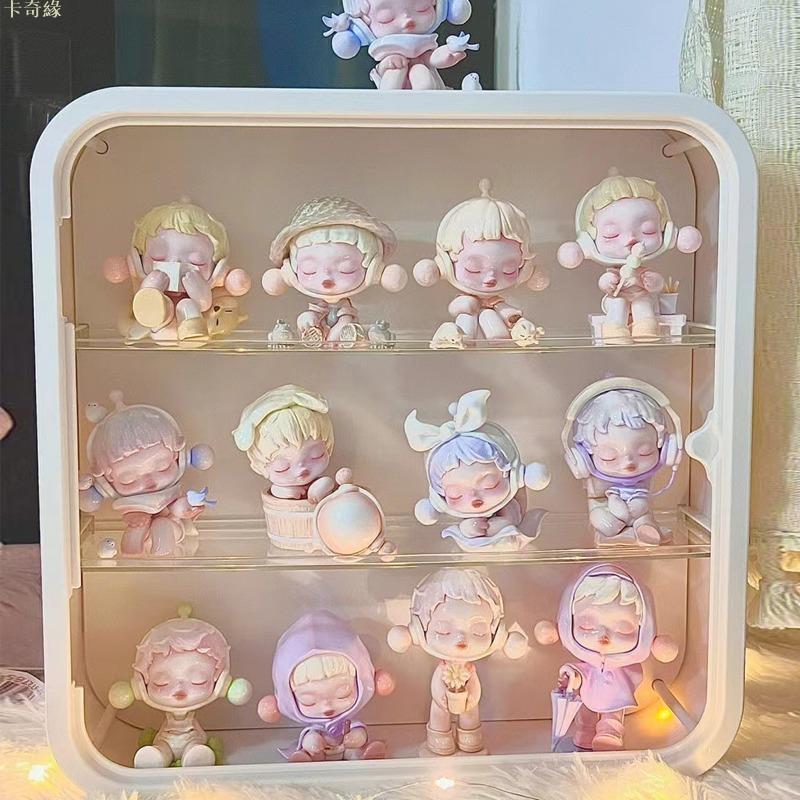 泡泡瑪特盲盒收納展示架公仔免打孔掛墻階梯式透明防塵多層展示盒