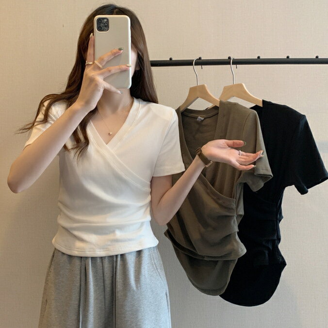 FUXI 交叉V領短袖t恤女 韓版修身顯瘦短版上衣 短板衣服 素面百搭上衣 女裝 衣服【A9939】