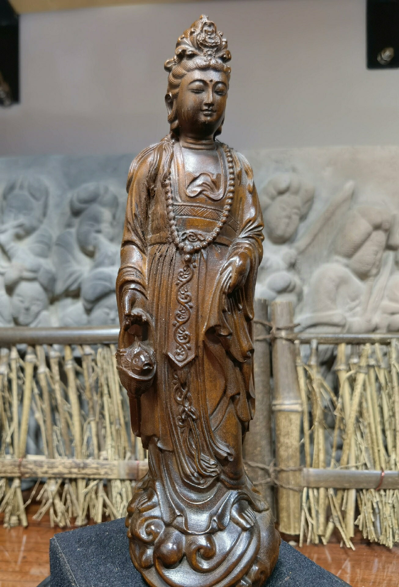 老黃楊木雕～觀世音菩薩，高21直徑6厘米，重約235克，幾十
