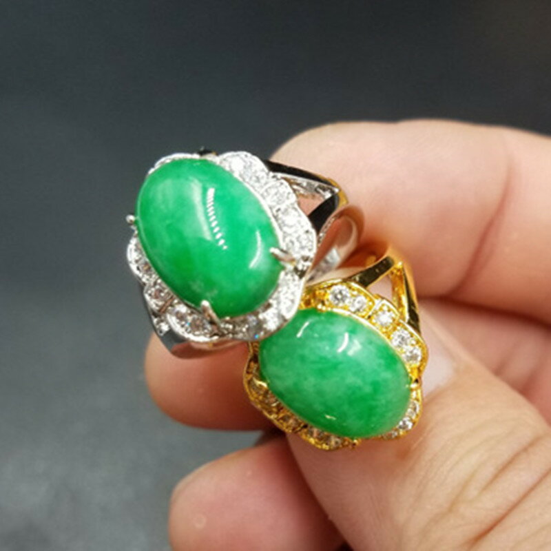新款精美 天然玉石翠玉干青戒指 陽綠蛋面鑲鉆戒指玉戒指