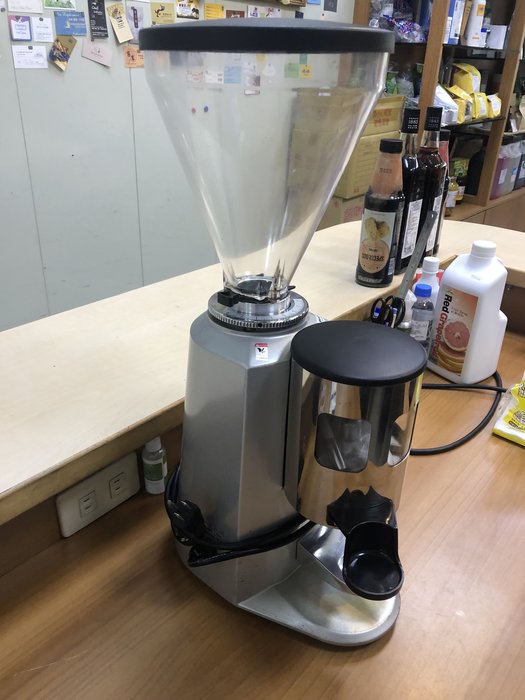 二手 中古 楊家 900N 手撥 臺製 營業用 義式磨豆機 110v (銀色) 整理完畢狀況良好買到賺到