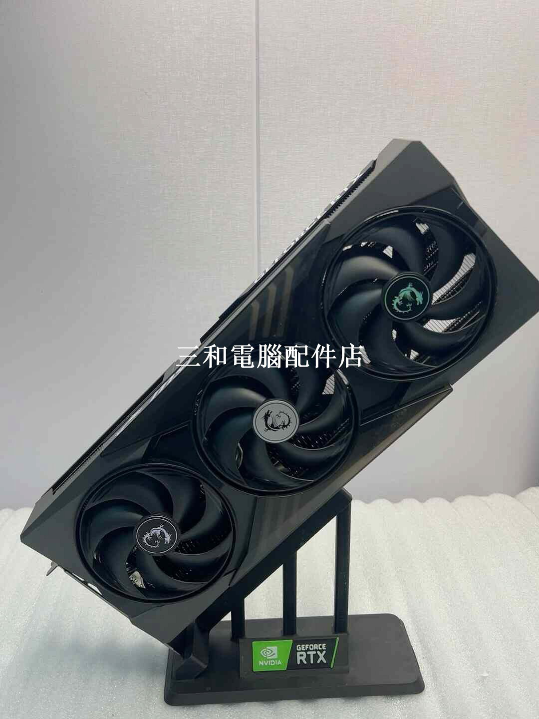 微星 RTX 5080 16G 魔龍顯示卡 烤雞穩定 高效能 Gaming Trio OC