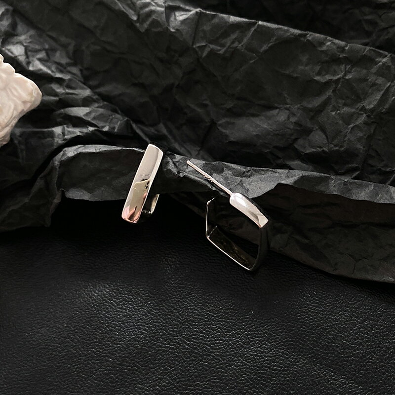 925純銀方形耳環女新款潮冷淡風簡約耳釘高級感小巧幾何耳飾 3