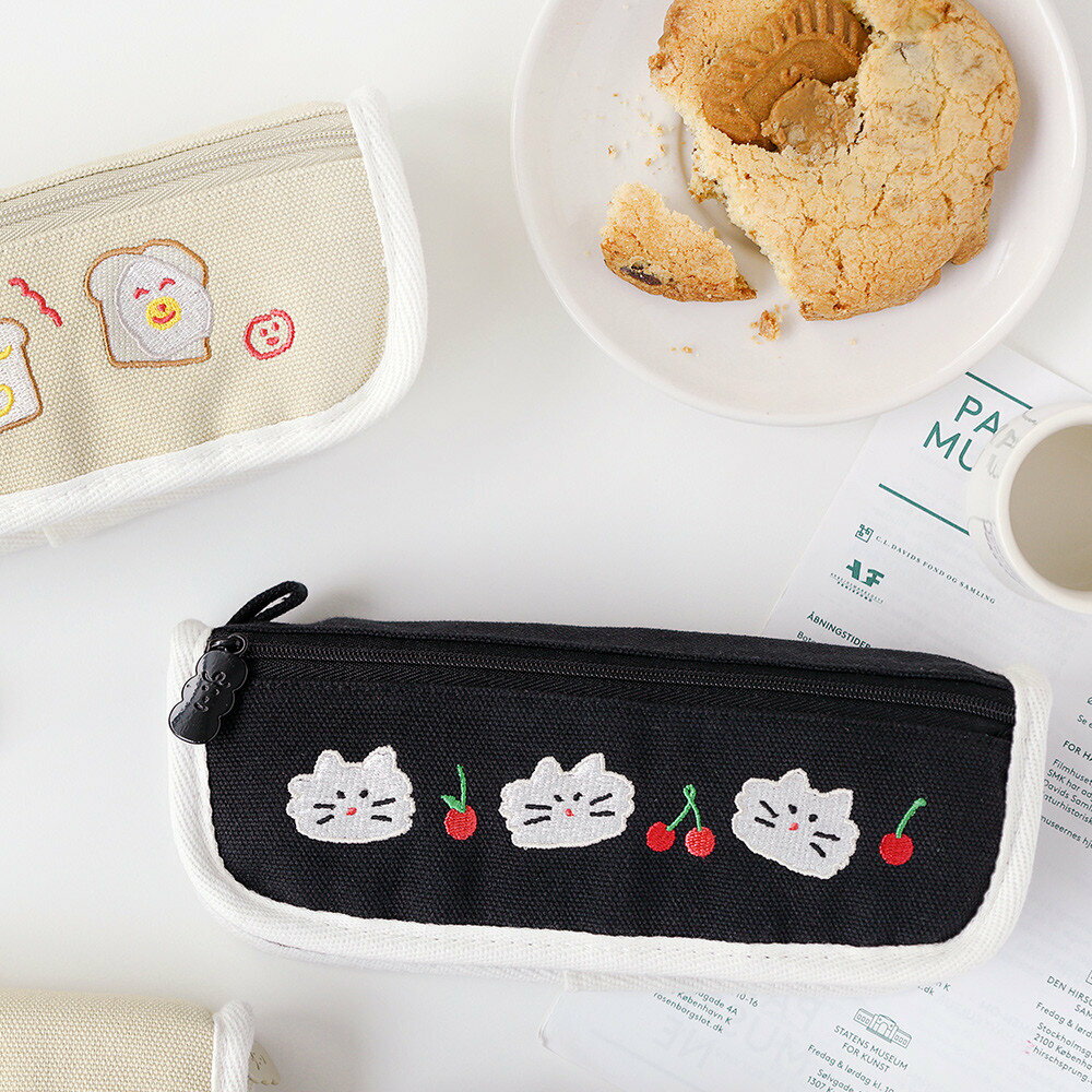 韓國文創Romane 鉛筆袋 早午餐兄弟側開式筆袋 櫻桃貓咪 吐司  行動電源收納包 小化妝包 旅行收納包 日本進口 - 韓國文創 貓咪筆袋 韓國文具用品 筆袋 鉛筆袋 收納包 出國包包 化妝包 Romane 早午餐兄弟 韓貨 熱銷商品 文創 Brunchbrother 韓國代購 韓國文創Romane早午餐兄弟側開式筆袋 櫻桃貓咪 吐司