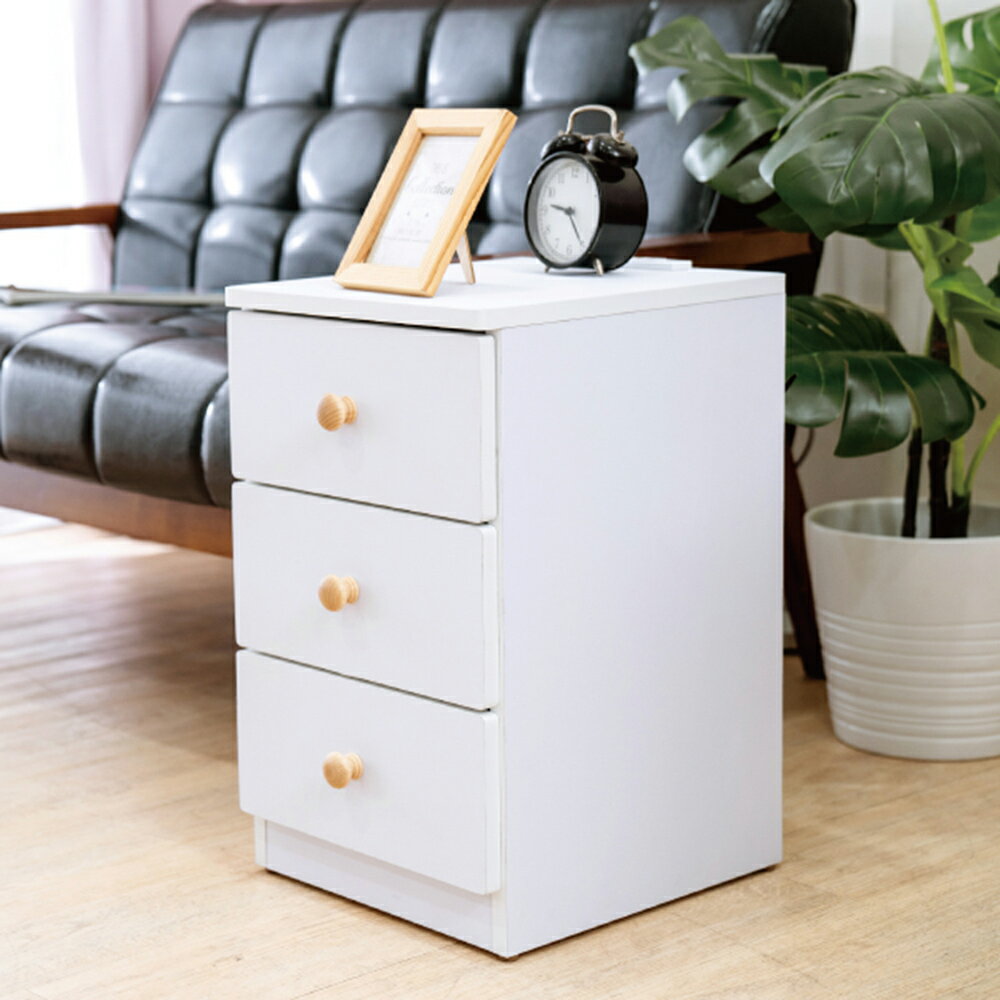 床頭櫃 收納櫃 邊櫃 日系三抽屜床頭櫃(大款)(附插座) 4色 天空樹生活館 0