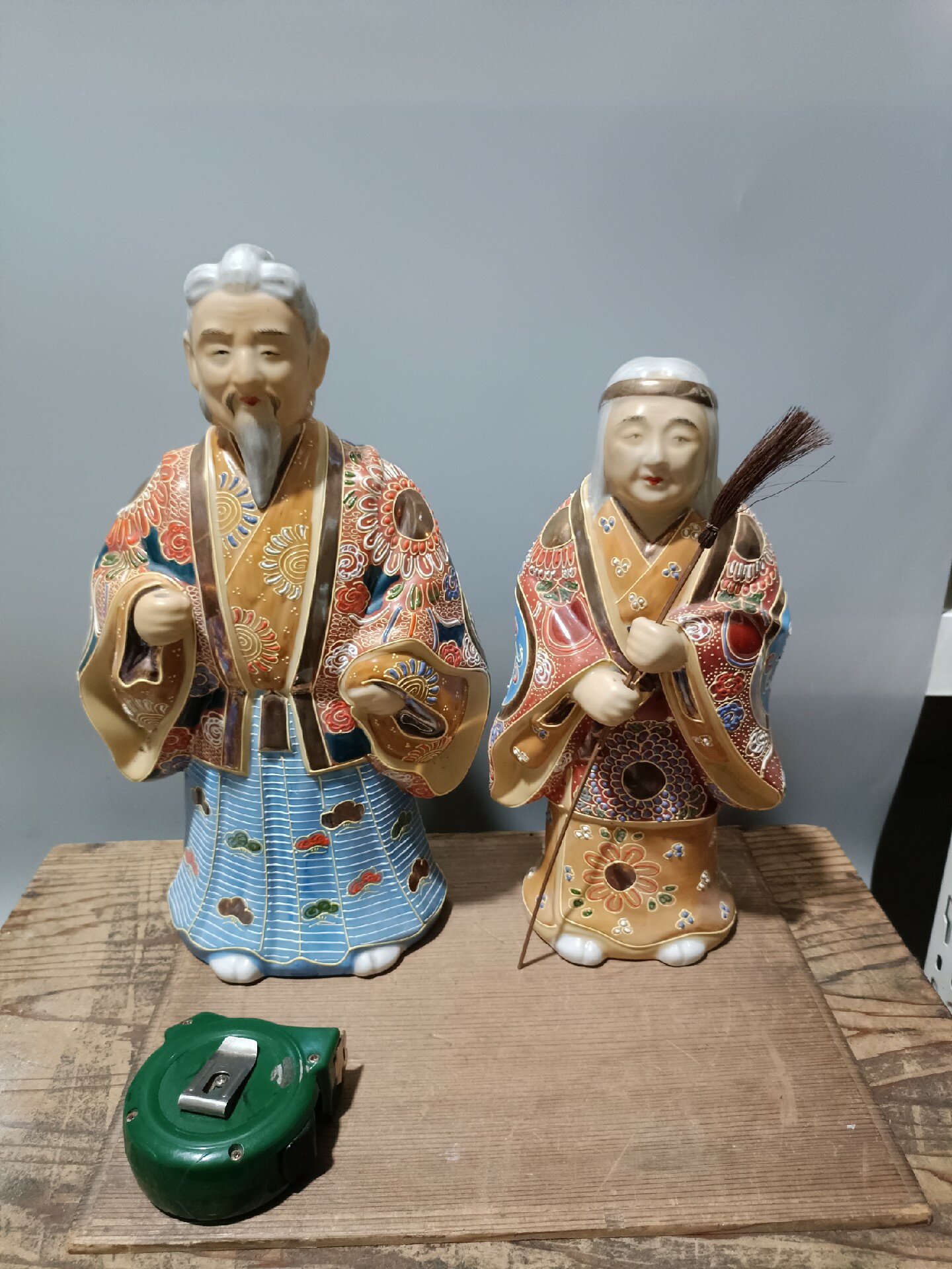 日本迴流瓷器昭和時期九穀八幡窯高砂夫婦擺飾置物，全品，男主人