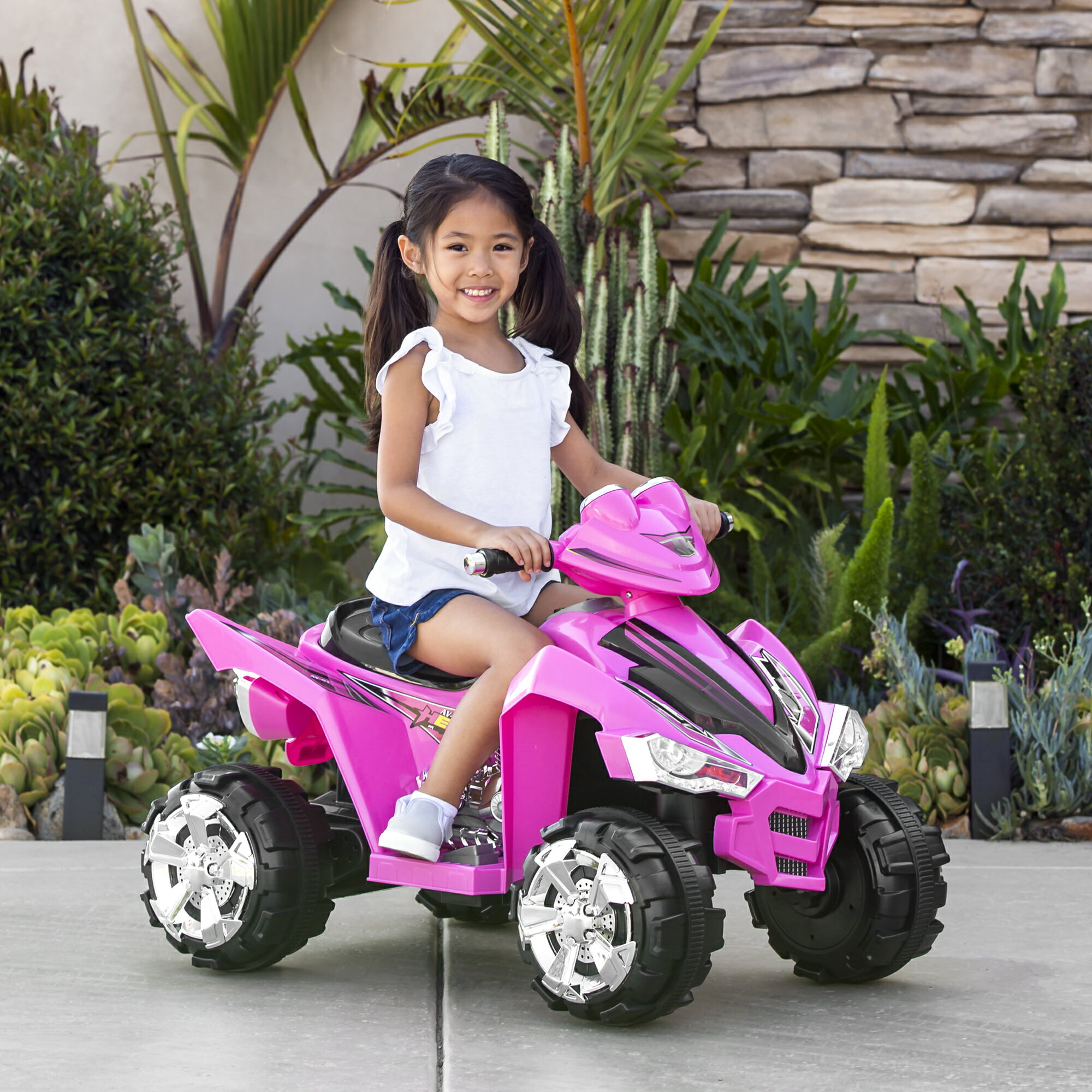 child's battery operated 4 wheeler