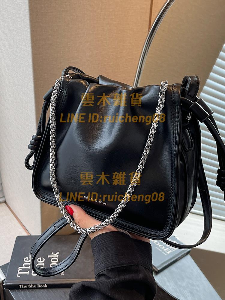 小眾設計包包女 時尚高級感褶皺單肩包百搭夏天斜挎包【雲木雜貨】