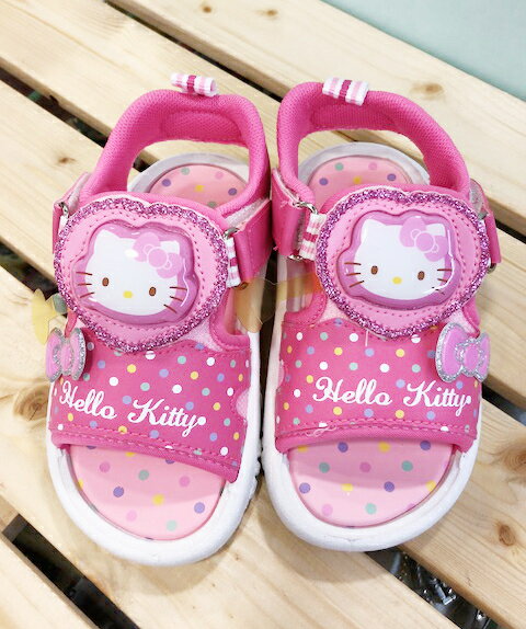 【震撼精品百貨】Hello Kitty 凱蒂貓 台灣製Hello kitty正版兒童閃燈涼鞋-桃色(13 18號) 震撼日式精品百貨