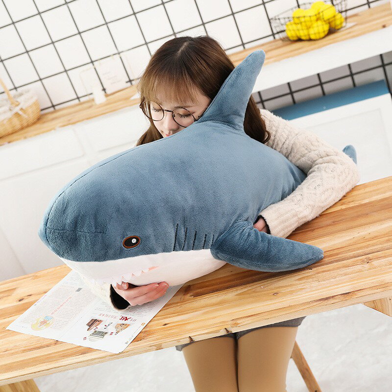 鯊魚抱枕 鯊魚娃娃 大鯊魚娃娃 鯊魚寶寶 生日禮物 情人節禮物 交換禮物 抱枕 午睡枕