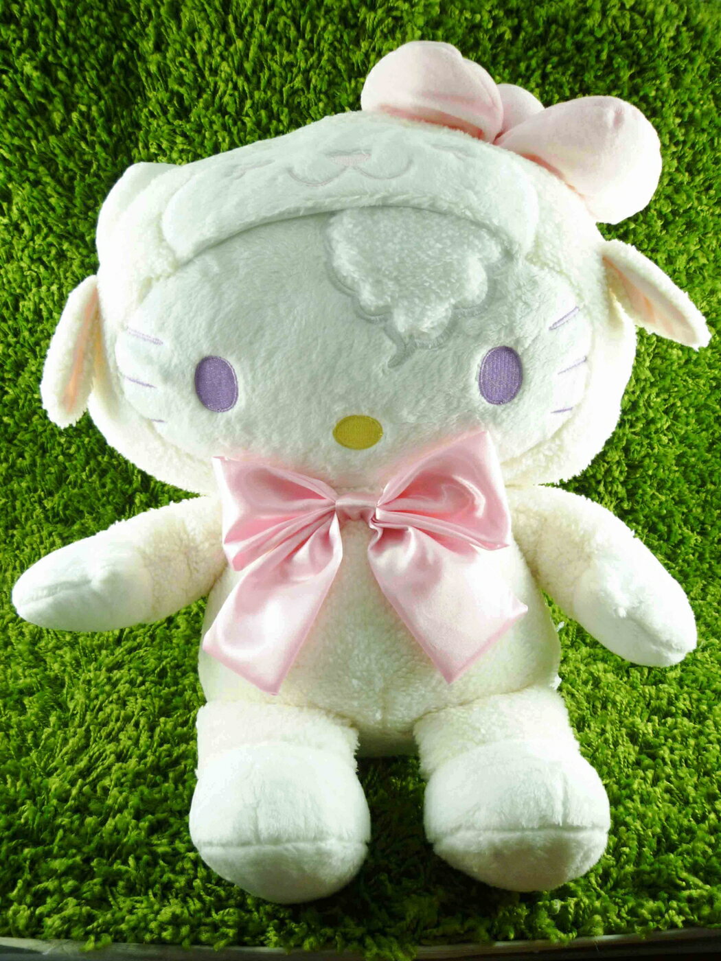 【震撼精品百貨】Hello Kitty 凱蒂貓 限量版絨毛娃娃-羊粉 震撼日式精品百貨