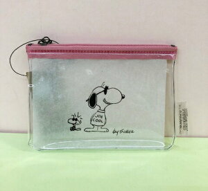 【震撼精品百貨】史奴比Peanuts Snoopy SNOOPY拉鍊零錢包-透明粉#50944 震撼日式精品百貨