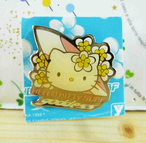 【震撼精品百貨】Hello Kitty 凱蒂貓 KITTY造型徽章-浪板花 震撼日式精品百貨