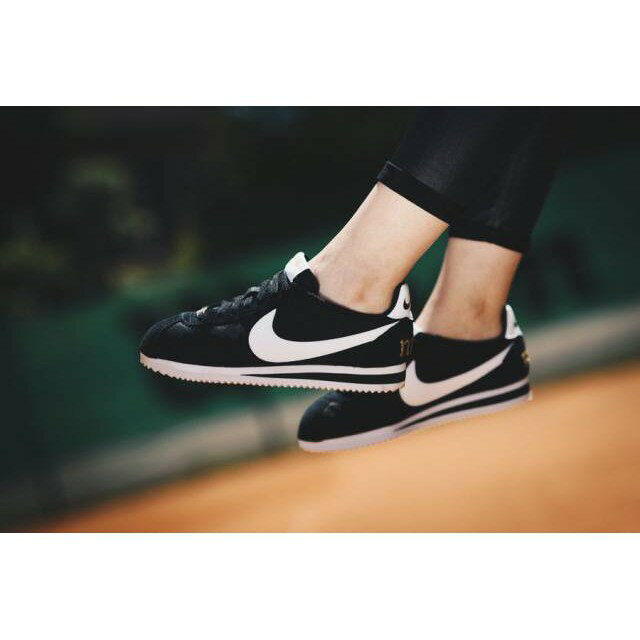 日本海外代購 Nike Cortez Prem Xlv 45周年金標金扣黑面白勾麂皮刺繡阿甘女 最新上架 痞客邦