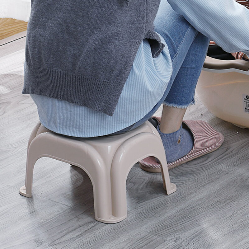 塑料凳子家用成人客廳餐桌椅子加厚矮凳防滑熟膠板凳浴室茶幾小凳