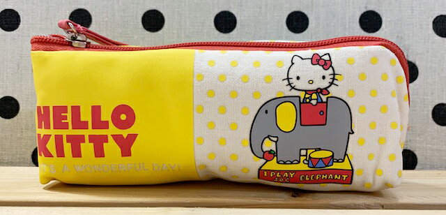 【震撼精品百貨】Hello Kitty 凱蒂貓 日本SANRIO三麗鷗KITTY化妝包/筆袋-大象*29315 震撼日式精品百貨