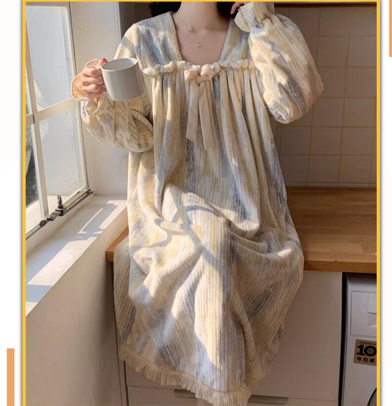 睡衣裙家居服珊瑚絨睡裙女秋冬季加厚加絨法蘭絨復古高級感公主風【步行者戶外生活館】