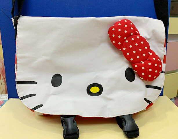 【震撼精品百貨】Hello Kitty 凱蒂貓 KITTY斜背包/側背包-大臉紅白條紋#45747 震撼日式精品百貨