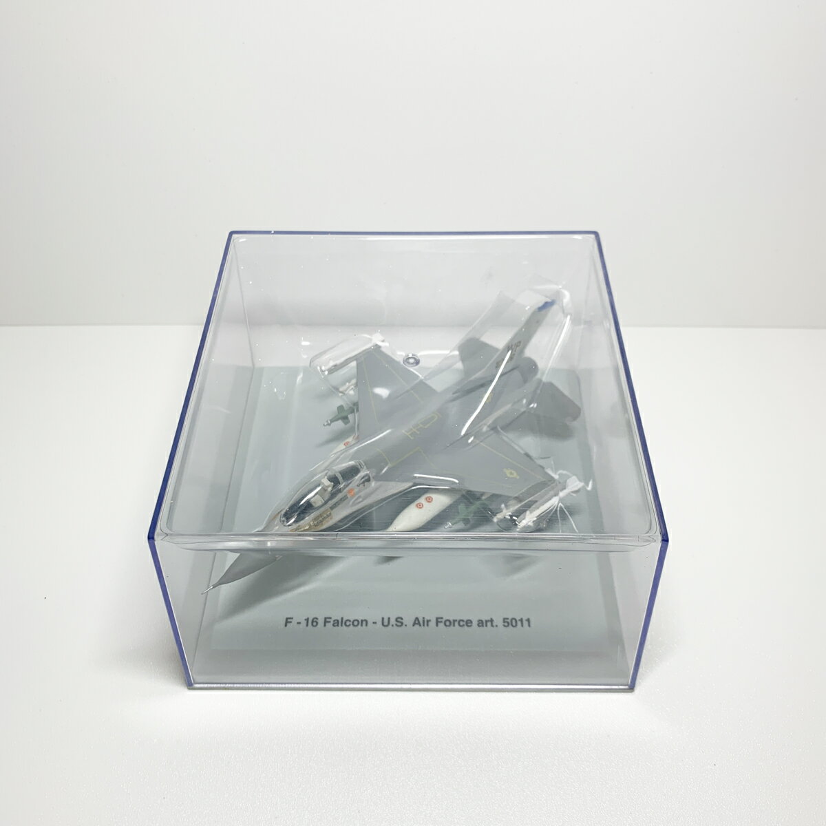 Armour Collection 1:100 F-16 Falcon - … 5011 戰鬥機模型【Tonbook蜻蜓書店】
