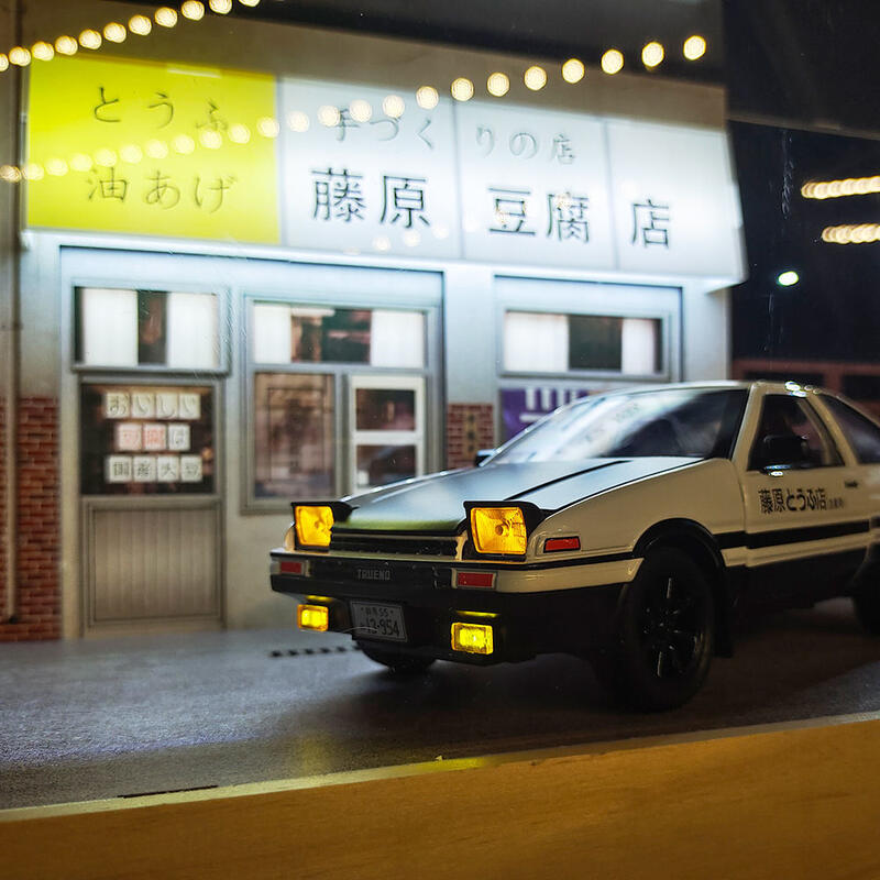 【可開發票】擺件 汽車模型 AE86 豆腐店場景 頭文字 模擬合金車模 生日禮品 交換禮物