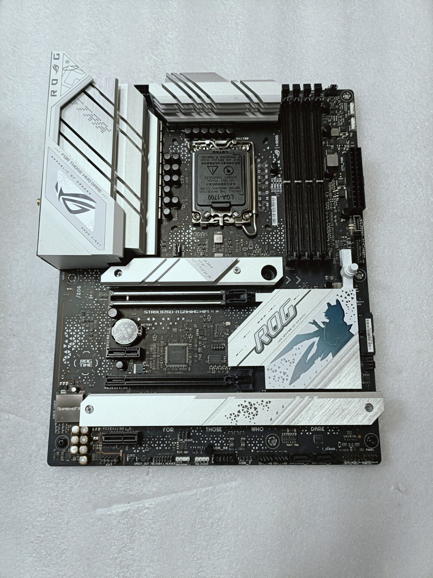 華碩ROG STRIX B760-A GAMING WIFI 吹雪主機板 LGA1700 DDR5 白色電競主機板 無拆無修 功能正常 成色新 單主機板