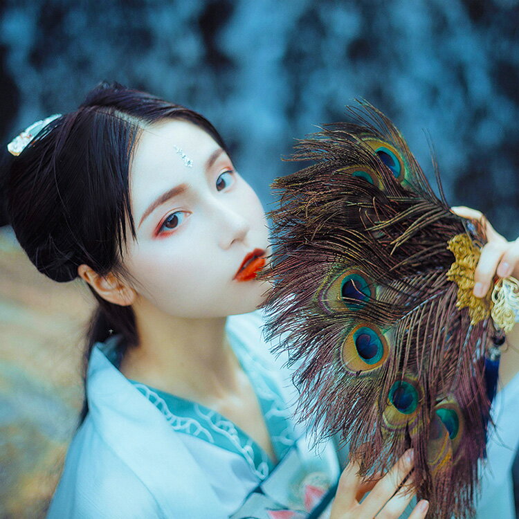 扇子 折扇 傳統扇子 漢服孔雀羽毛團扇 般若孔雀手持扇 配飾女中國風古裝拍攝寫真道具扇 全館免運