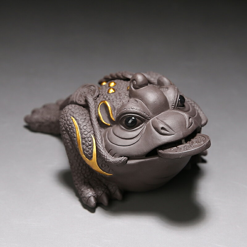 金蟾蜍 招財金蟾 招財擺飾 茶寵金蟾精品可養紫砂招財三足蟾蜍茶台茶盤茶玩小擺件『ZW6142』
