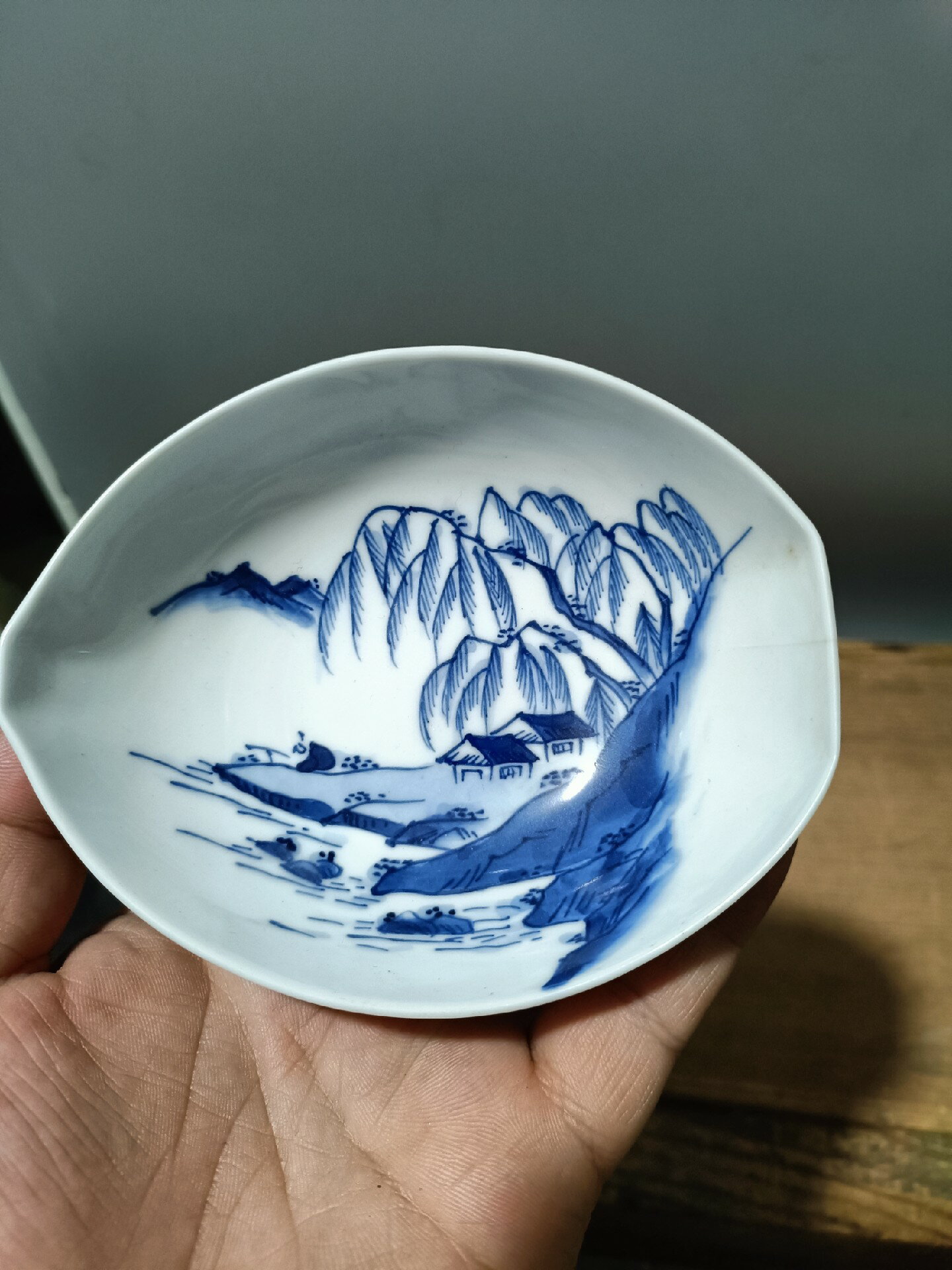 日本迴流瓷器昭和時期青花山水盤碟皿缽，畫工發色漂亮，全品無毛