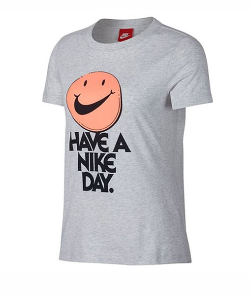 【毒】零碼六折 NIKE SPORTSWEAR  笑臉短T 女款 932485-051【領券折222｜Cube卡+APP下單最高10%回饋】