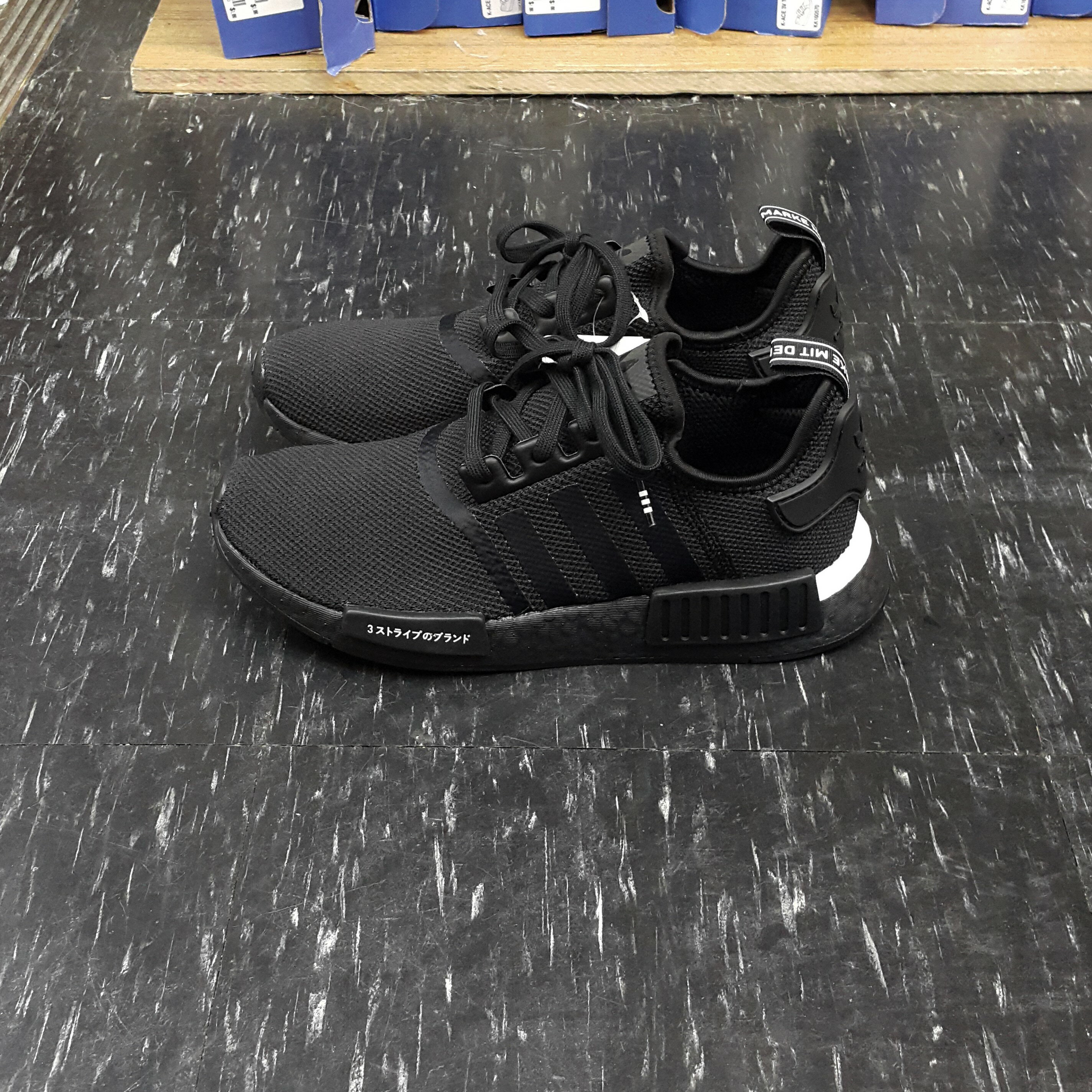 Adidas 愛迪達 NMD R1 BOOST 黑色 黑白 全黑 日文 BD7754