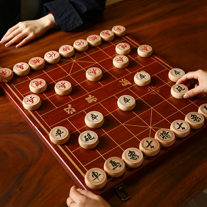 象棋 國際象棋 象棋中國象棋兒童實木成人大號帶木質棋盤便攜式套裝雕花櫸木棋子玩具交換禮物