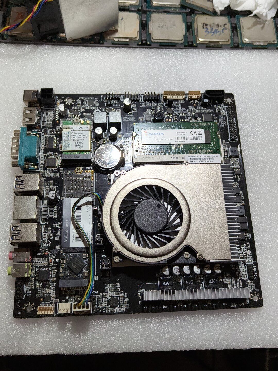 傑微 D8800T 一體機 主機板 AMD A10-8800B 四核 強勁性能 DDR3 M 2 硬碟介面 千兆網絡卡 原裝散熱風扇 HDMI LVDS 4USB
