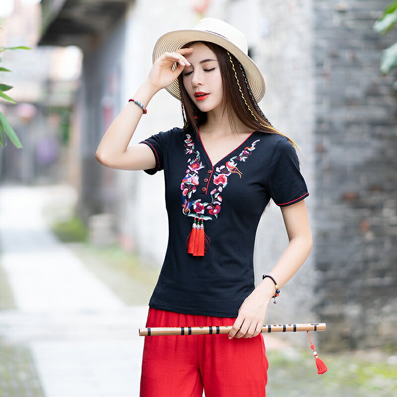 民族風女裝繡花T恤夏季新款中國風復古刺繡短袖修身上衣顯瘦1入