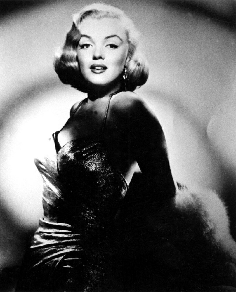 Posterazzi: Marilyn Monroe wearing a metallic dress Photo Print (24 x ...