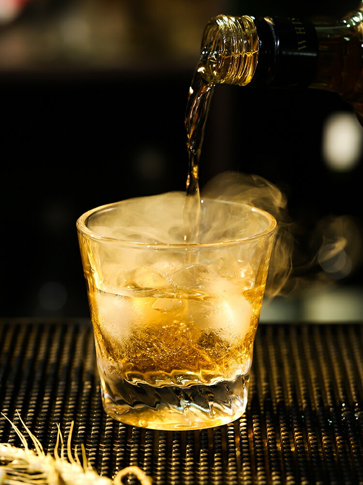 洋酒杯\/威士忌酒杯水晶玻璃杯透明杯子家用酒吧創意啤酒杯烈酒杯