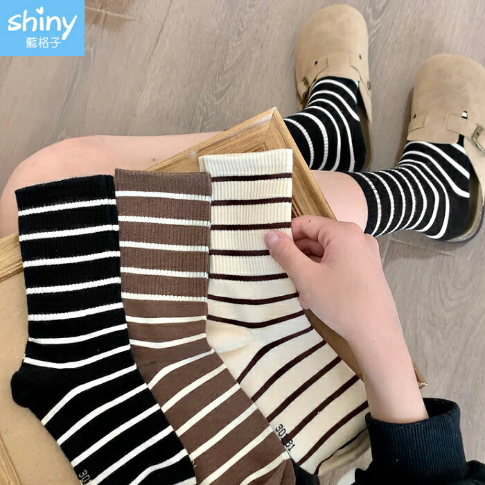 百搭商品．舒適休閒條紋配色中筒襪-shiny藍格子【30A02】