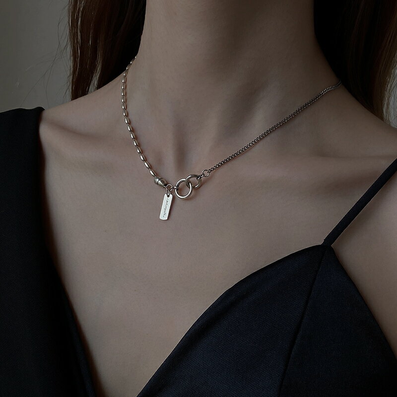 925純銀雙圓環項鏈女年新款方牌字母鎖骨鏈復古做舊嘻哈頸鏈 4