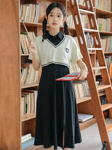 韓系學院風背心裙超火連身裙+v領短款別致上衣兩件套裝女秋季