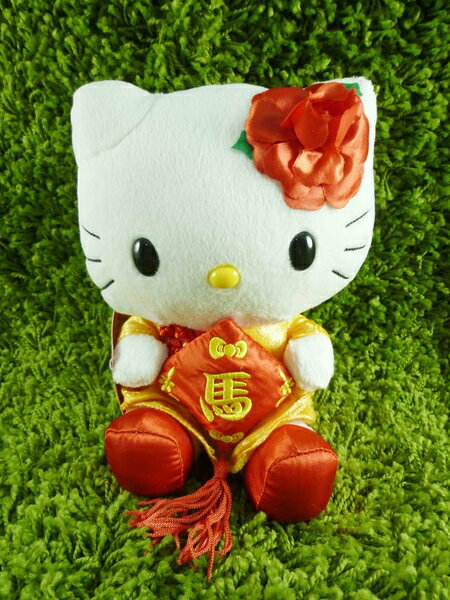 【震撼精品百貨】Hello Kitty 凱蒂貓~日本SANRIO三麗鷗 KITTY絨毛娃娃-馬年