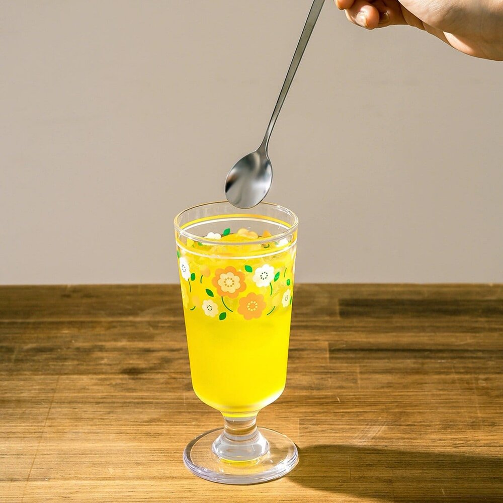 3COINS 昭和復古喫茶店 高腳杯 280ml｜日系咖啡廳 蘇打冰淇淋杯 儀式感 咖啡杯 玻璃杯 日本進口 - 3COINS 昭和復古喫茶店 高腳杯 280ml 日系咖啡廳 蘇打冰淇淋杯 儀式感 咖啡杯 玻璃杯