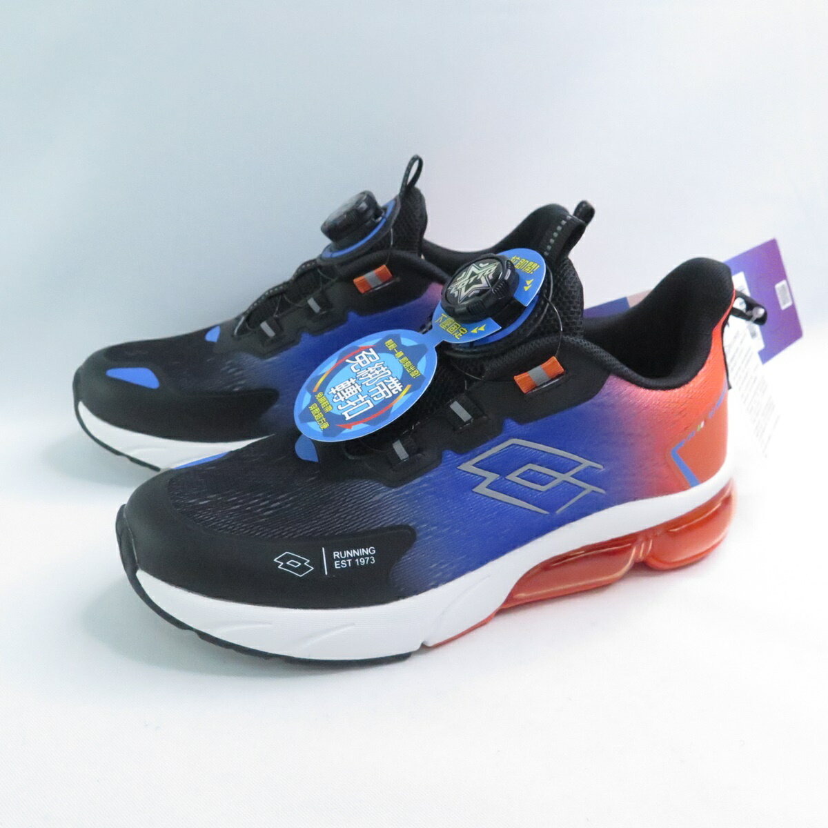 LOTTO LT4AKR5710 中大童 轉扣氣墊跑鞋 運動鞋 免綁鞋帶 黑/藍桔【iSport愛運動】