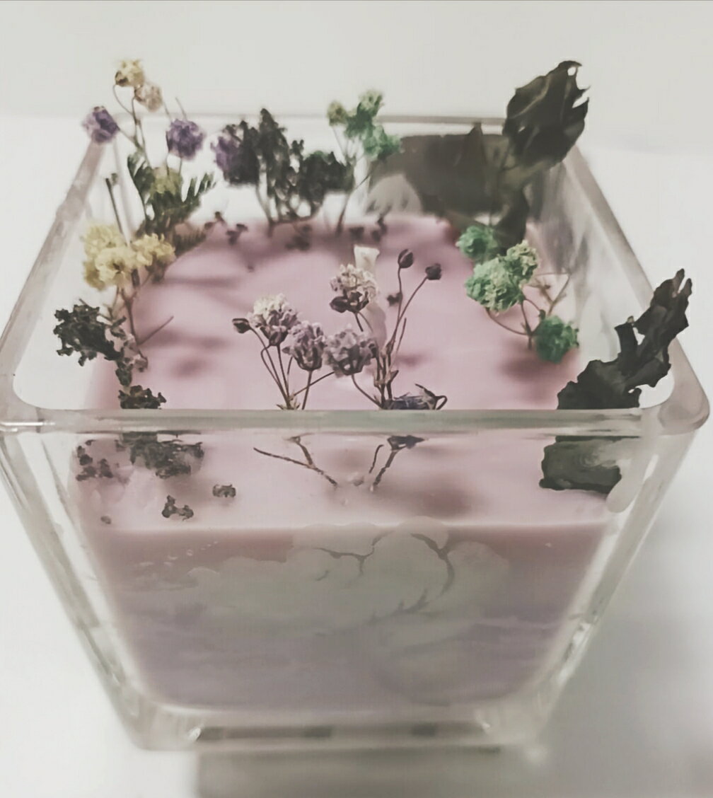 天然環保大豆蠟燭-正方形玻璃瓶四面嵌入不同的花朵,呈現高雅品味 情人節禮物