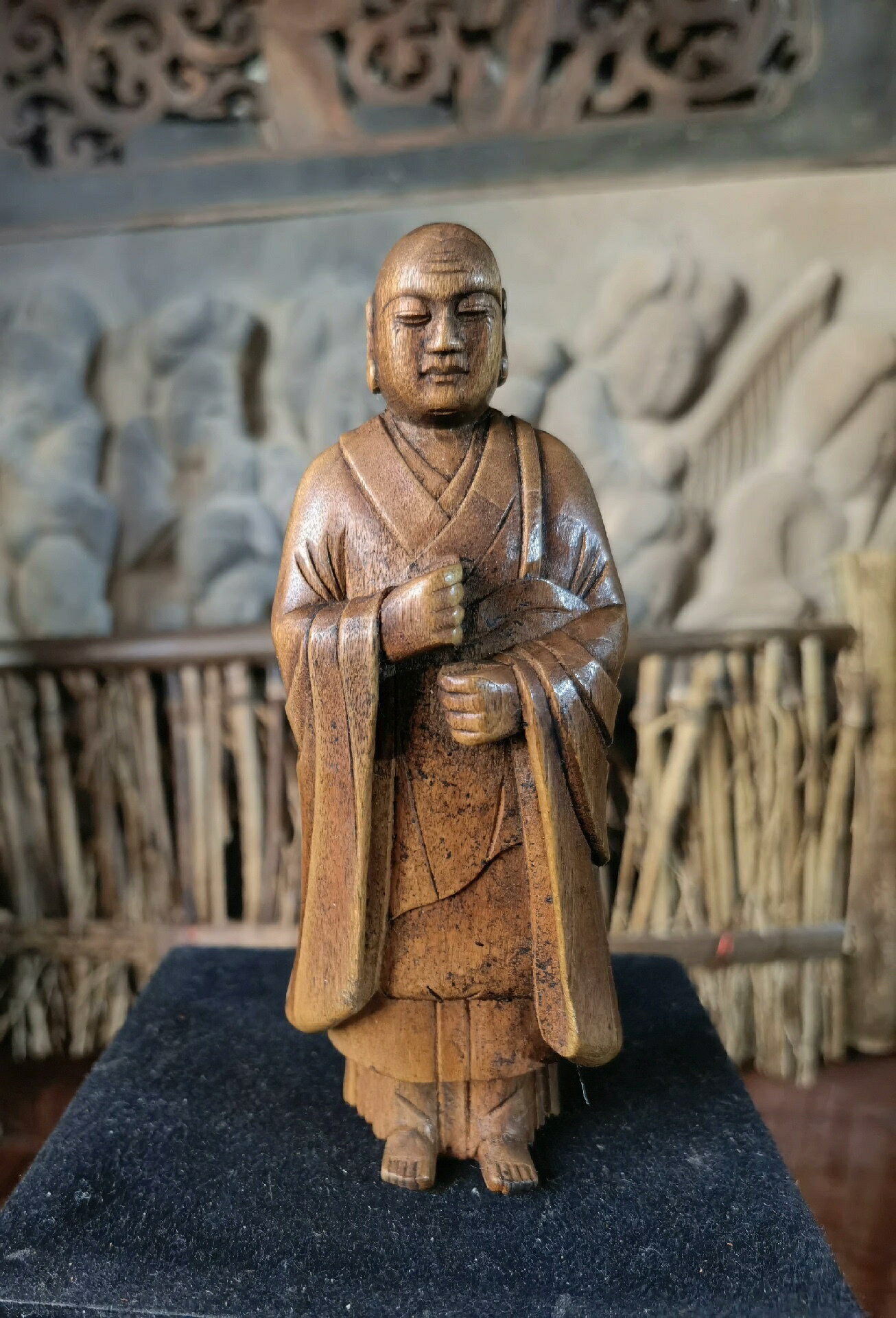 海外迴流老檜木木雕～地藏佛像，高10.7直徑4釐米，重約28