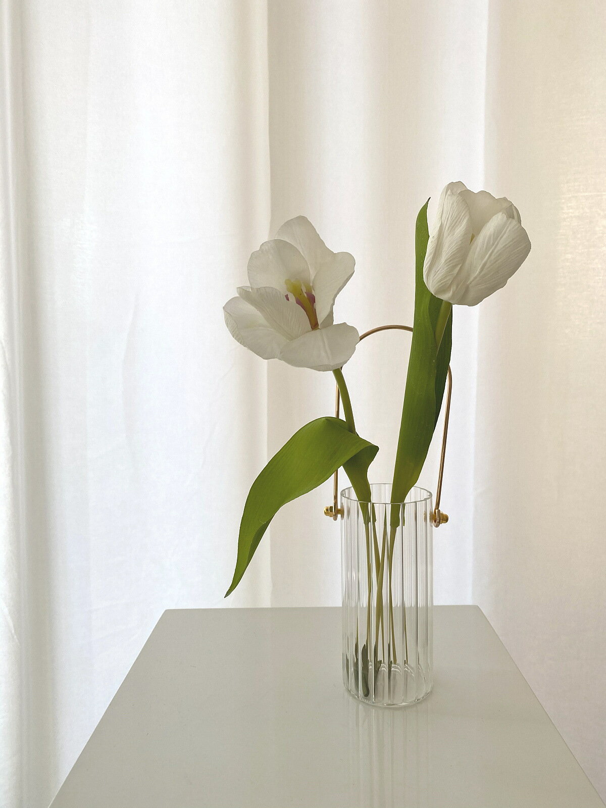 新款韓風插花擺件手提豎紋玻璃小輕奢現代家居軟裝樣板房花瓶客廳