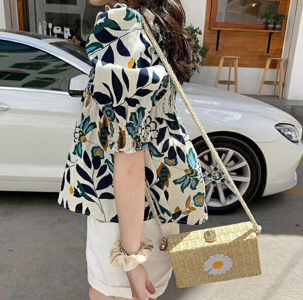 中大尺碼女裝 日系夏季泡泡袖甜美 短袖碎花T恤 碎花上衣 短袖娃娃衫 小眾設計感 4
