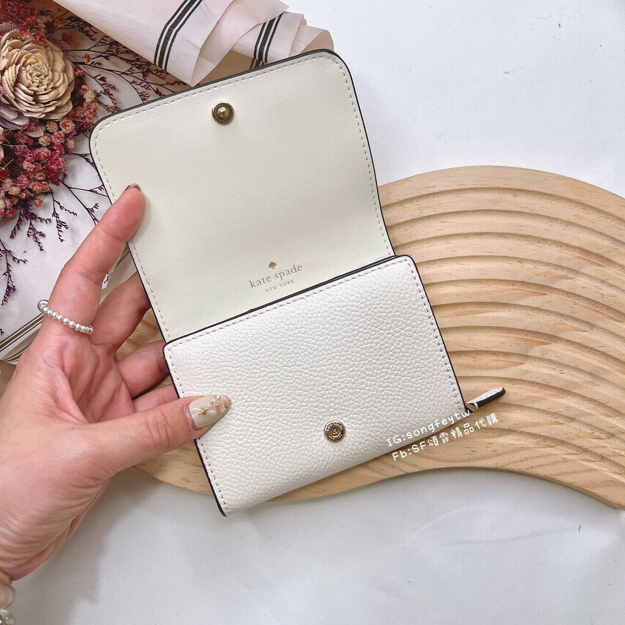 美國代購🇺🇸台灣現貨 Kate spade  新款 兩折牛皮短夾 4